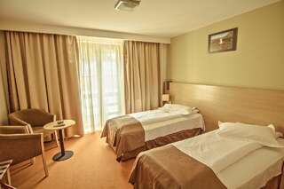Отель Hotel Escalade Пояна-Брашов Представительский двухместный номер с 1 кроватью или 2 отдельными кроватями 4****-1